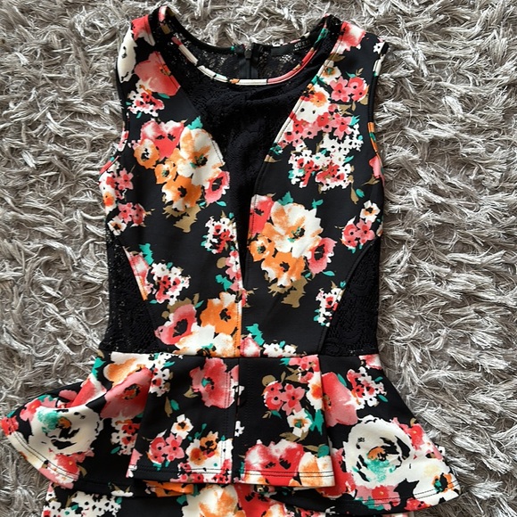 Guess peplum dress - Picture 3 of 5